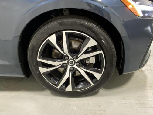 2025 Volvo S60 B5 Core