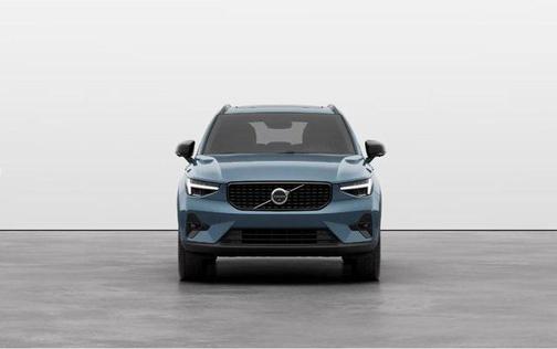 2024 Volvo XC40 B5 Plus Dark Theme