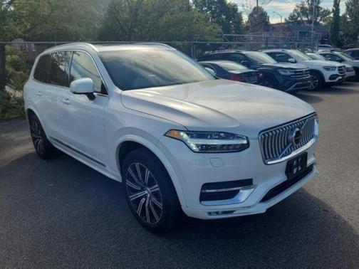 2024 Volvo XC90 B5 Core Bright Theme