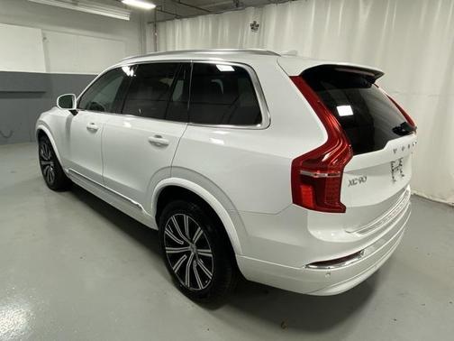 2024 Volvo XC90 B5 Core Bright Theme