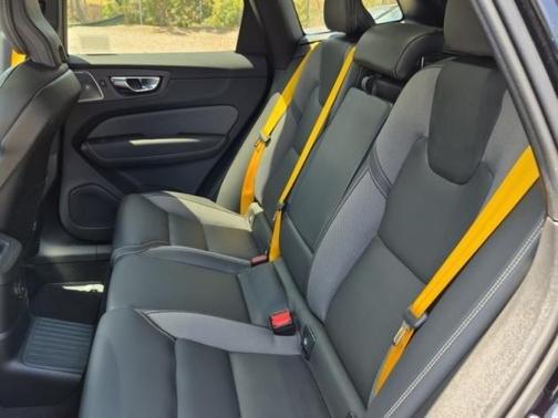 2022 Volvo XC60 Recharge Plug-In Hybrid T8 Polestar