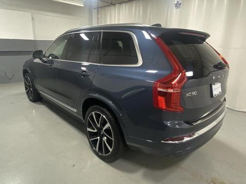 2024 Volvo XC90 B6 Ultimate Bright Theme 7-Seater