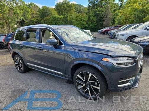 2024 Volvo XC90 B6 Ultimate Bright Theme 7-Seater