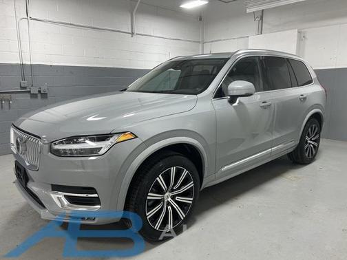 2025 Volvo XC90 B5 Core