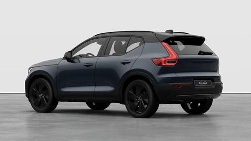 2026 Volvo XC40 B5 Ultra Black Edition