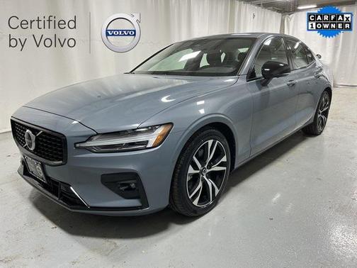 2024 Volvo S60 B5 Plus Dark Theme