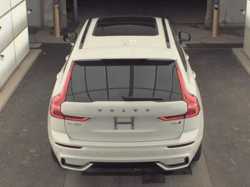 2025 Volvo XC60 B5 Plus