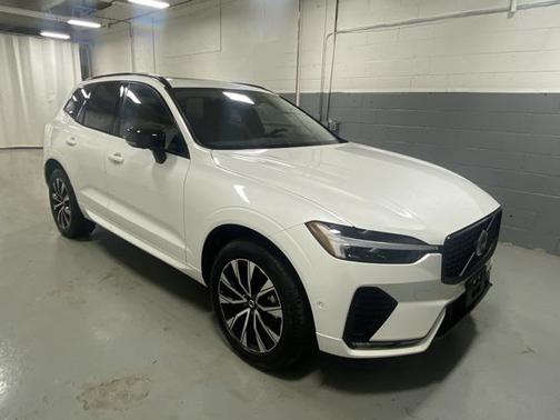 2025 Volvo XC60 B5 Plus