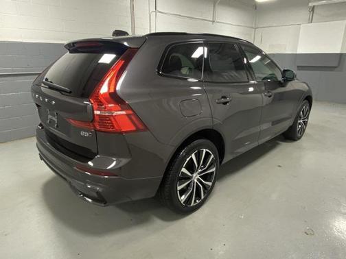 2025 Volvo XC60 B5 Plus