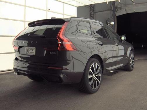 2025 Volvo XC60 B5 Plus