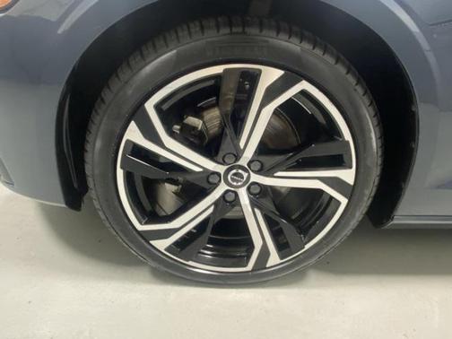 2025 Volvo S60 B5 Core