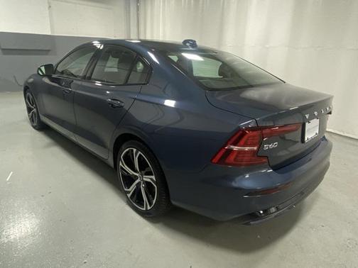 2025 Volvo S60 B5 Core