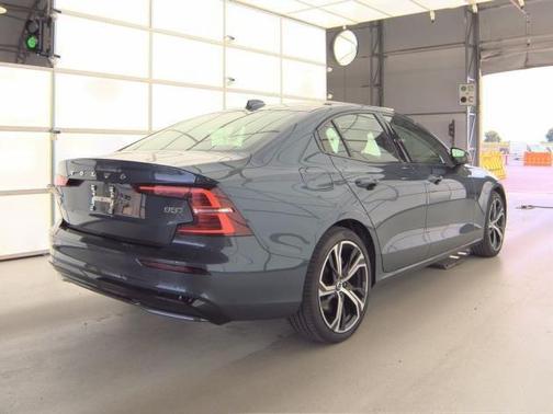 2025 Volvo S60 B5 Core