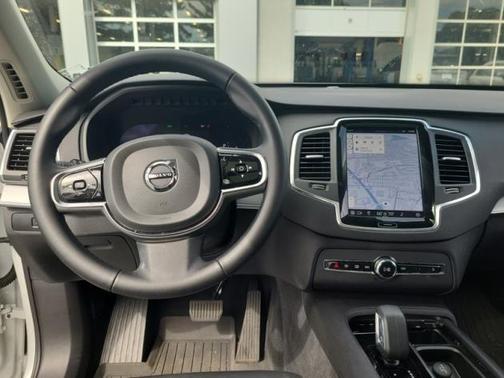 2024 Volvo XC90 B5 Core Bright Theme