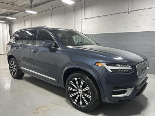 2025 Volvo XC90 B5 Plus