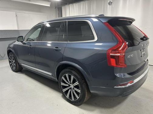 2025 Volvo XC90 B5 Plus
