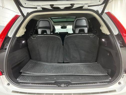 2024 Volvo XC90 B5 Core Bright Theme