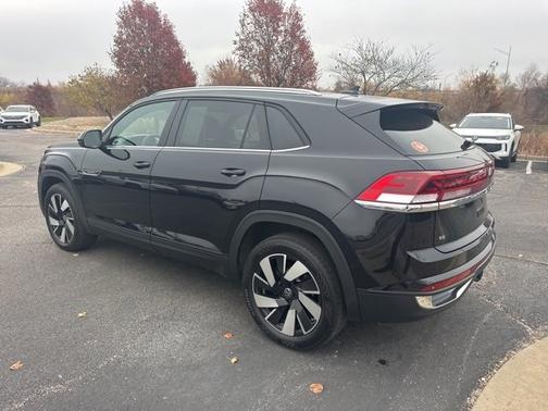 2024 Volkswagen Atlas Cross Sport 2.0T SE w/ Technology