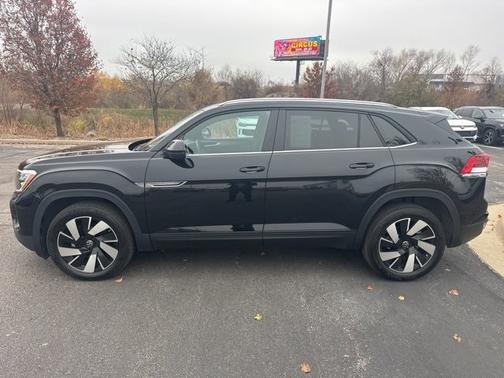 2024 Volkswagen Atlas Cross Sport 2.0T SE w/ Technology