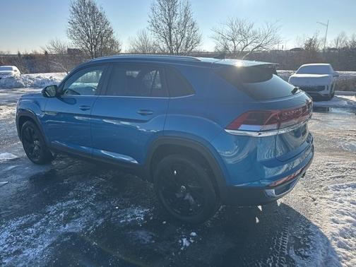 2025 Volkswagen Atlas Cross Sport 2.0T SE w/ Technology