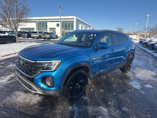 2025 Volkswagen Atlas Cross Sport 2.0T SE w/ Technology