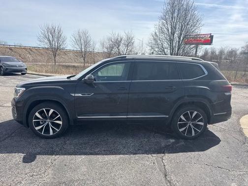 2025 Volkswagen Atlas 2.0T SEL Premium R-Line