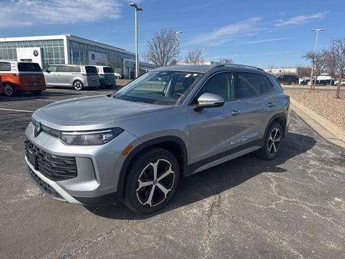 2025 Volkswagen Tiguan 2.0T SE