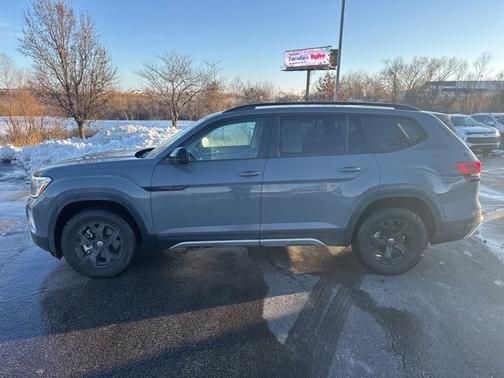2025 Volkswagen Atlas 2.0T Peak Edition