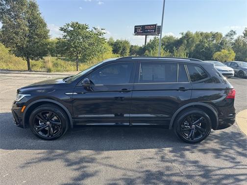 2024 Volkswagen Tiguan 2.0T SE R-Line Black