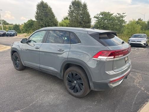 2024 Volkswagen Atlas Cross Sport 2.0T SE w/ Technology