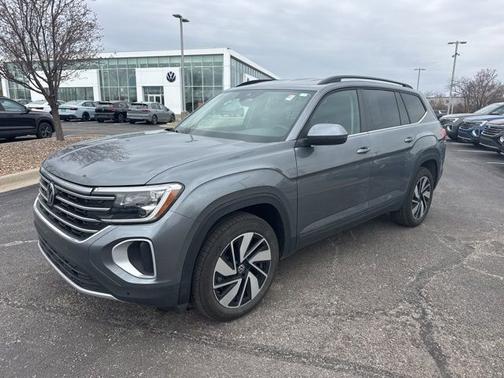 Platinum Gray Metallic 2025 Volkswagen Atlas 2.0T SE
