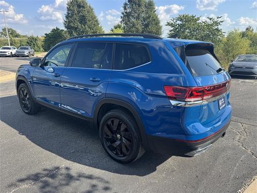 2025 Volkswagen Atlas 2.0T SE