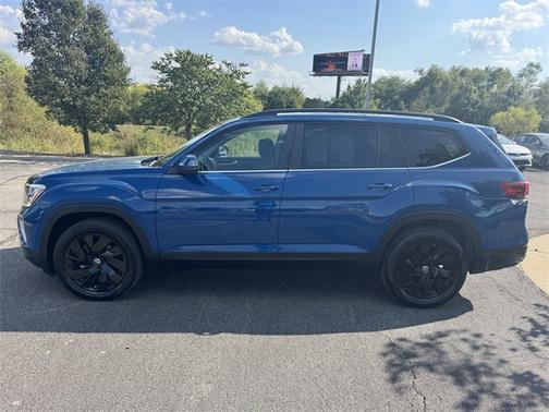 2025 Volkswagen Atlas 2.0T SE