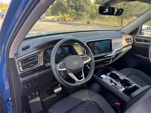 2025 Volkswagen Atlas 2.0T SE