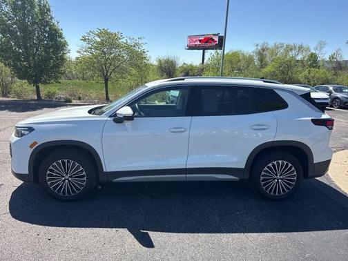 Pure White 2025 Volkswagen Tiguan 2.0T S