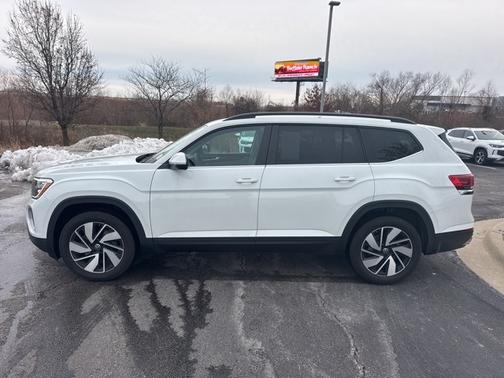 2025 Volkswagen Atlas 2.0T SE w/ Technology