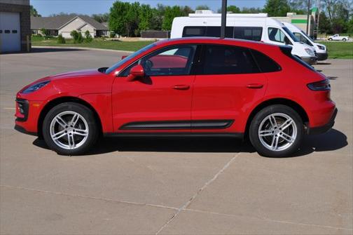 2022 Porsche Macan Base