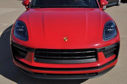 2022 Porsche Macan Base
