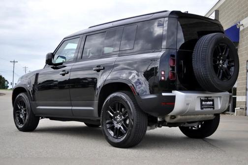 2025 Land Rover Defender 110 P300