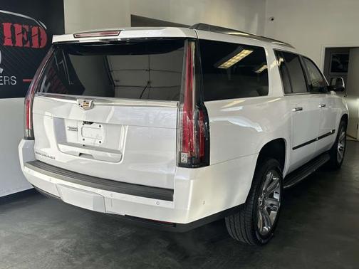 2018 Cadillac Escalade ESV Luxury