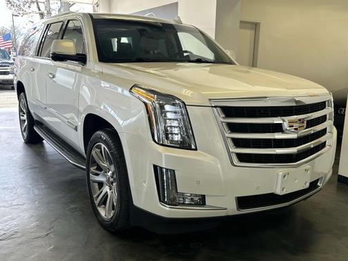 2018 Cadillac Escalade ESV Luxury