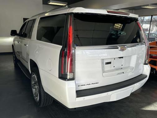 2018 Cadillac Escalade ESV Luxury