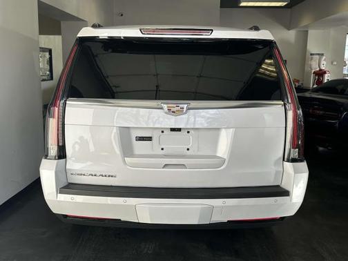 2018 Cadillac Escalade ESV Luxury