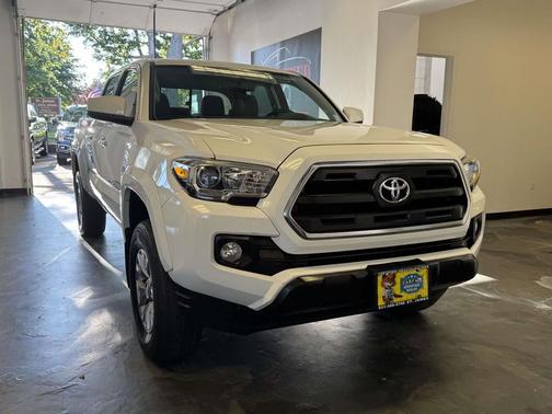 2016 Toyota Tacoma SR5