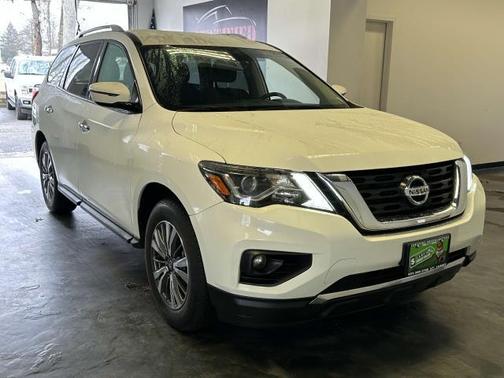 2019 Nissan Pathfinder SV