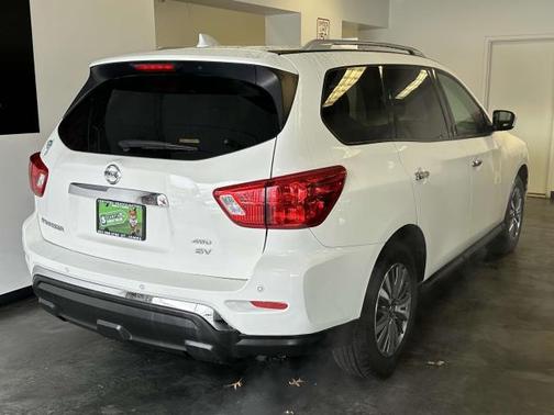 2019 Nissan Pathfinder SV