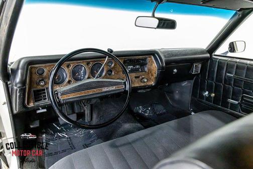 White 1972 Chevrolet Monte Carlo