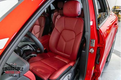 2025 Porsche Macan GTS