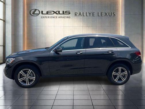 Graphite Gray Metallic 2022 Mercedes-Benz GLC 300 Base 4MATIC