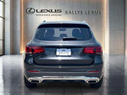 Graphite Gray Metallic 2022 Mercedes-Benz GLC 300 Base 4MATIC